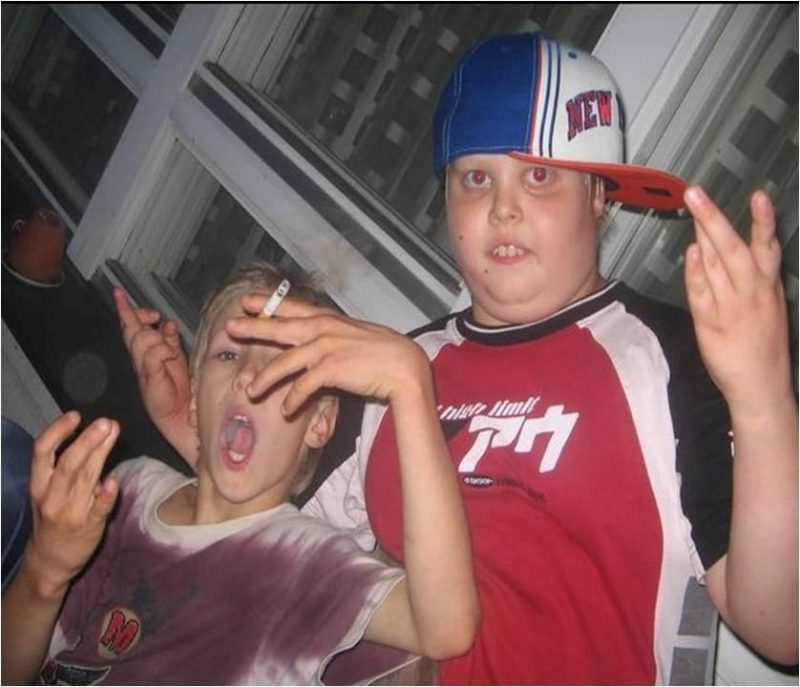 kids-smoking-gang-signs1