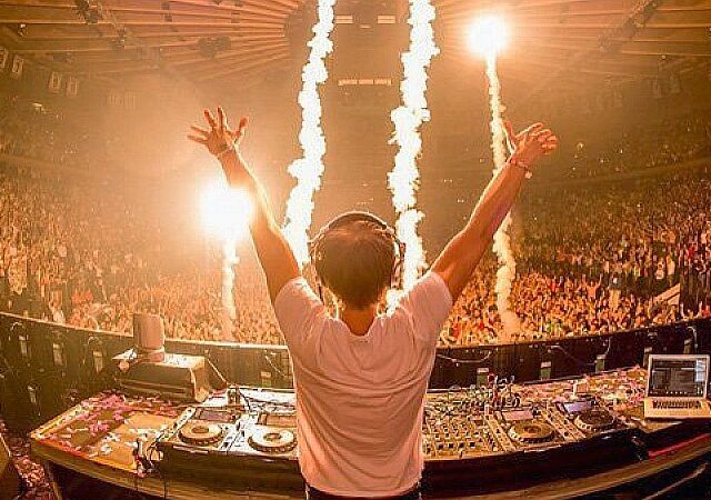 Csak nem állta meg Armin van Buuren, hogy nyárra kitoljon egy trash-slágert