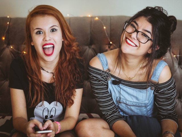 Szeretnél egy Instagram celeb legjobb barátja lenni? Pénzért bármit!