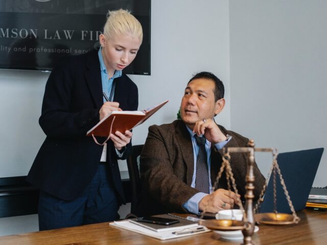 A pártállami bűnözőkre nem vonatkoznak azon törvények, melyekkel a lakosságot nyomorítják