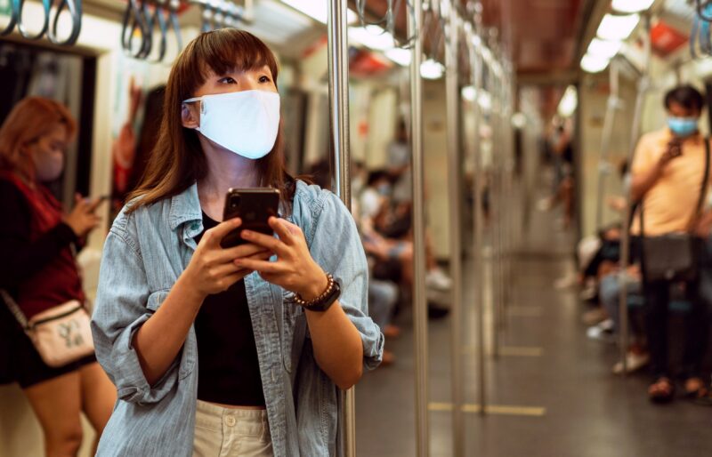 mask_wearing_woman_metro