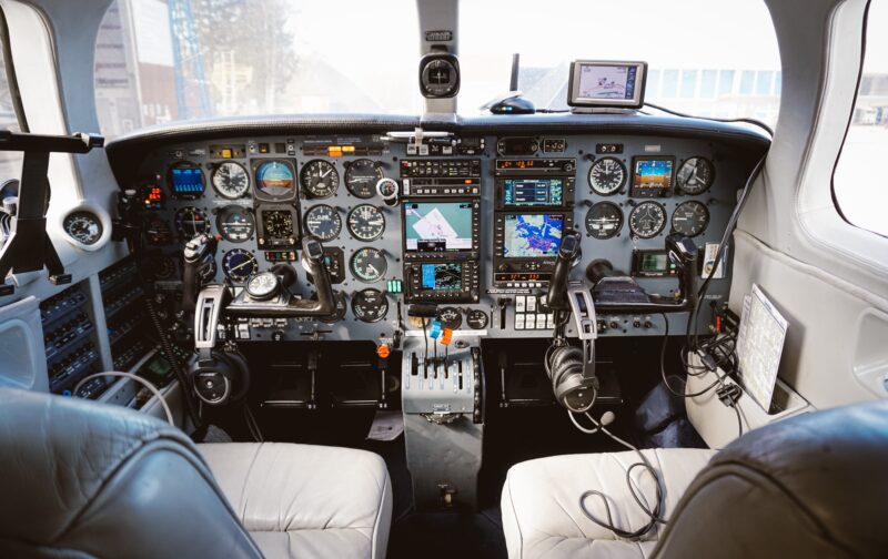 cockpit-6381367