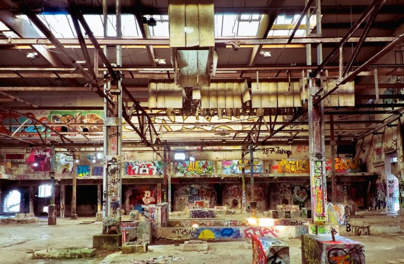 Elhagyatott ures gyar