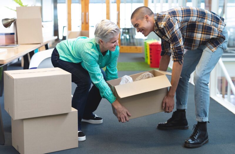 Fiatal munka segitseg