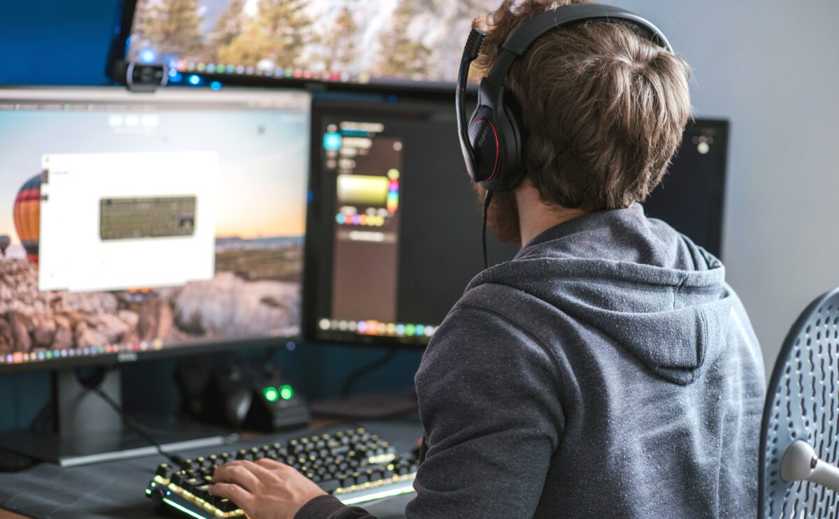 Gaming hanyatlas cover