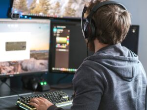 A játékipar bukása: egyre közelebb araszol hozzánk a videójáték-piac összeomlásának rémképe Gaming hanyatlas cover