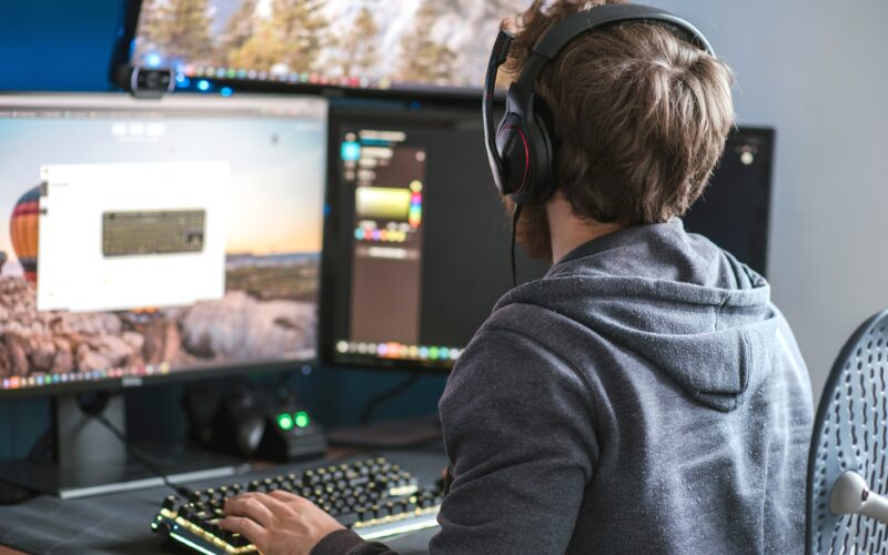 Gaming hanyatlas cover