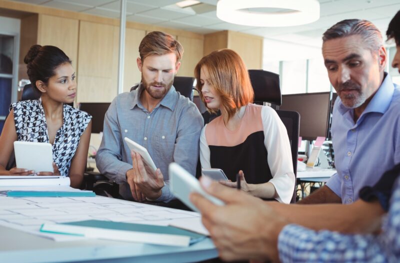 Munka kiszivargott levelezes