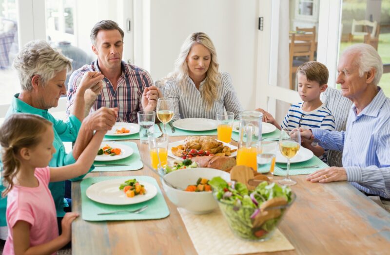 Vasarnapi csaladi ebed ima