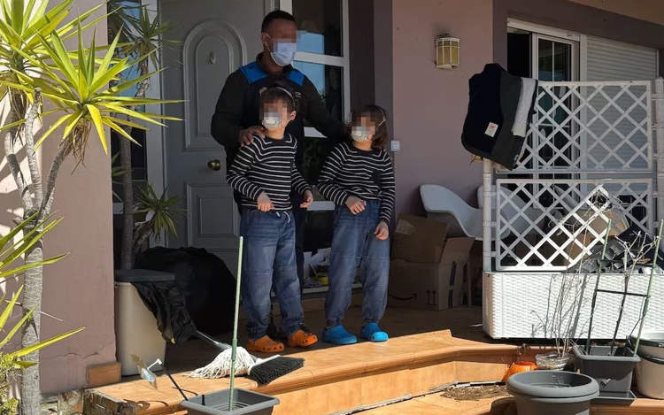 Covid elmebeteg szulok