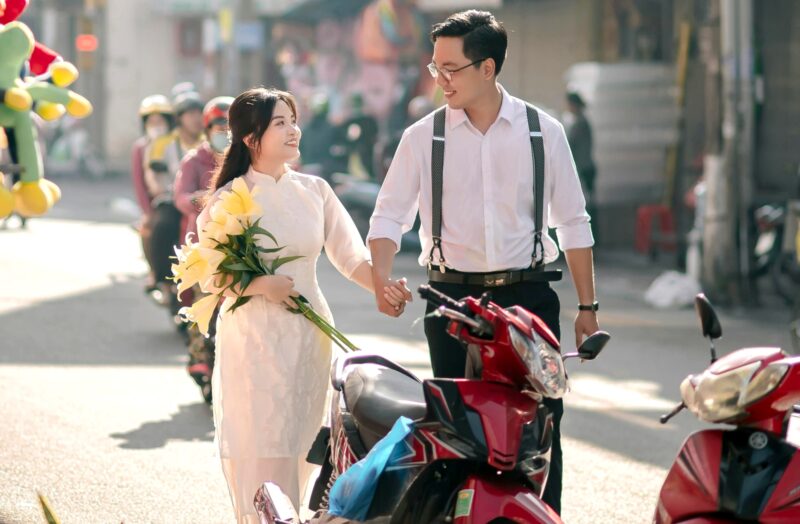 Fiatal randizo par utcan