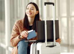 Utazas lany indul a repulom